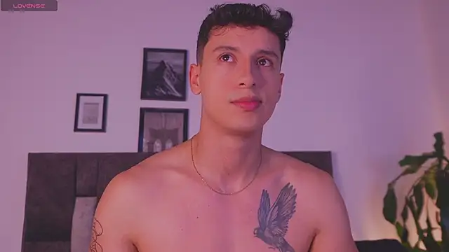 Snapshot of I_Gabriel chatting on May 1, 3:22 am I Gabriel online show from May 1, 3:22 am