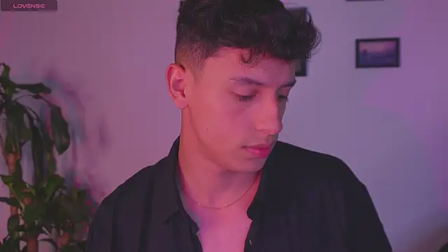 I Gabriel online show from February 25, 4:45 am