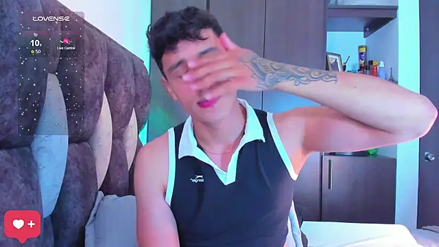 Snapshot of I_Gabriel chatting on October 4, 12:34 am I Gabriel online show from October 4, 12:34 am