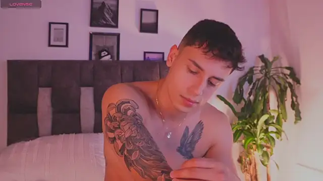 Snapshot of I_Gabriel chatting on June 19, 7:58 am I Gabriel online show from June 19, 7:58 am