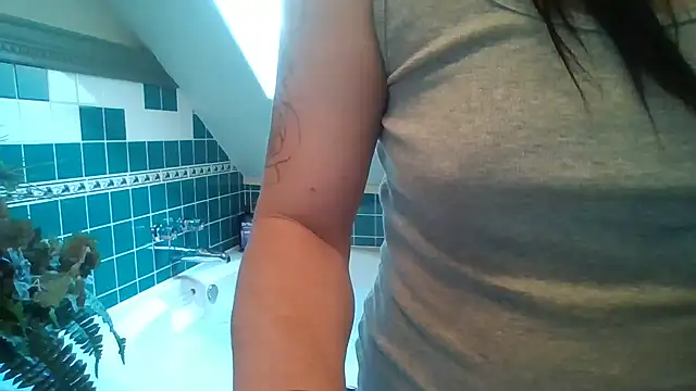 Snapshot of khloebanques chatting on September 27, 10:05 pm khloebanques online show from September 27, 10:05 pm