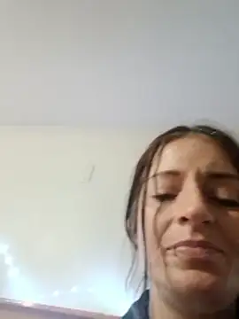 Snapshot of khloebanques chatting on March 1, 11:49 pm khloebanques online show from March 1, 11:49 pm