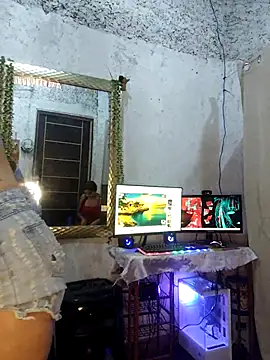 Snapshot of SexyFriends_ chatting on February 5, 8:37 pm SexyFriends online show from February 5, 8:37 pm