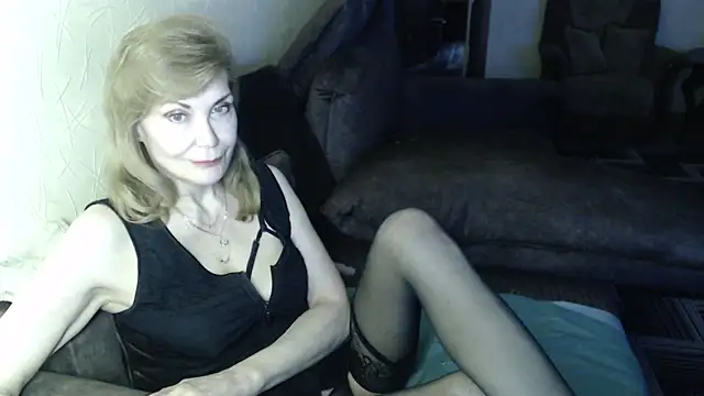 Snapshot of Sexy_Irene chatting on May 20, 5:04 am Sexy Irene online show from May 20, 5:04 am