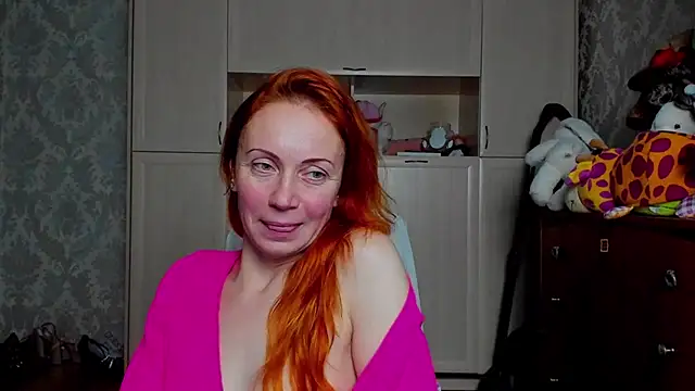 Snapshot of BrightBurst chatting on November 2, 8:36 pm BrightBurst online show from November 2, 8:36 pm