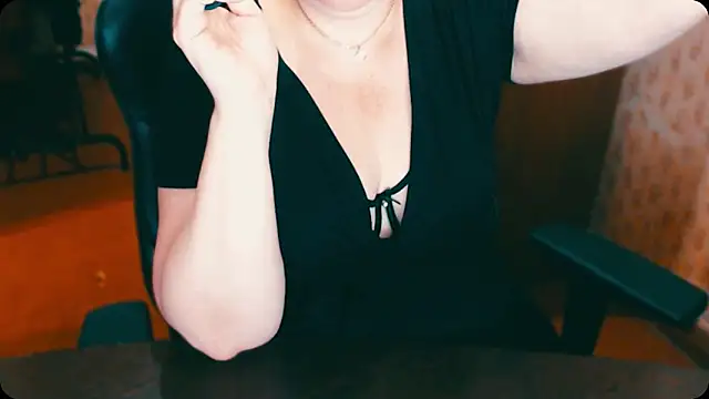 Snapshot of AlisaHot55 chatting on October 22, 10:47 am AlisaHot55 online show from October 22, 10:47 am