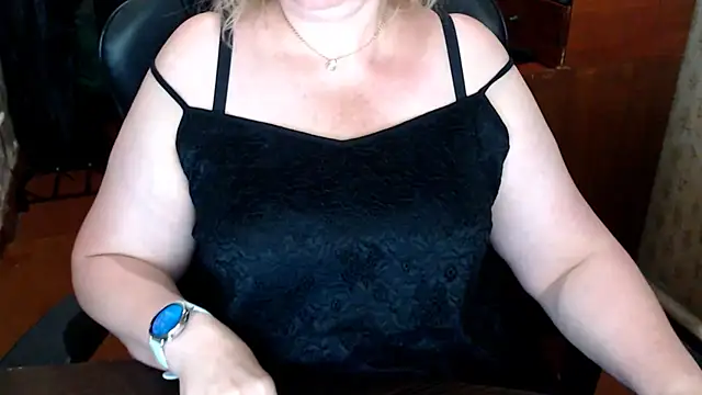 Snapshot of AlisaHot55 chatting on June 26, 5:41 pm AlisaHot55 online show from June 26, 5:41 pm