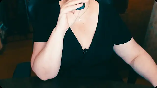 Snapshot of AlisaHot55 chatting on November 13, 11:36 am AlisaHot55 online show from November 13, 11:36 am