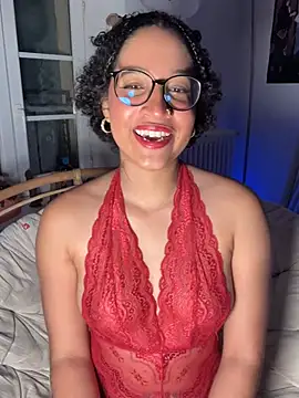Snapshot of Lauyako chatting on May 10, 7:49 pm Lauyako online show from May 10, 7:49 pm