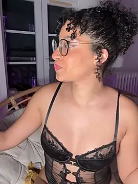 Lauyako online show from March 9, 2:15 am