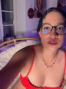 Snapshot of Lauyako chatting on June 15, 8:30 pm Lauyako online show from June 15, 8:30 pm