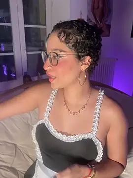 Snapshot of Lauyako chatting on July 4, 10:47 pm Lauyako online show from July 4, 10:47 pm
