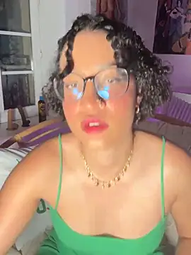 Snapshot of Lauyako chatting on May 21, 7:33 pm Lauyako online show from May 21, 7:33 pm