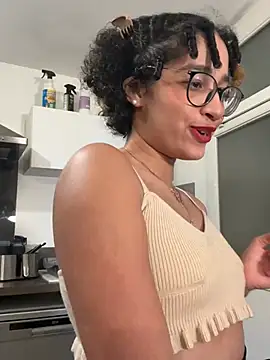 Snapshot of Lauyako chatting on February 25, 11:26 pm Lauyako online show from February 25, 11:26 pm