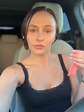 lunagirl13 online show from February 5, 11:00 pm