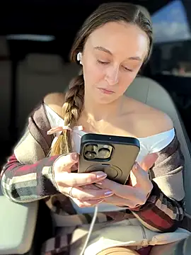 Snapshot of lunagirl13 chatting on November 28, 8:42 pm lunagirl13 online show from November 28, 8:42 pm