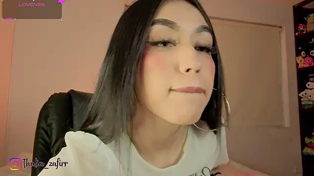 Snapshot of Laurent-Glass chatting on November 15, 10:25 pm Laurent-Glass online show from November 15, 10:25 pm