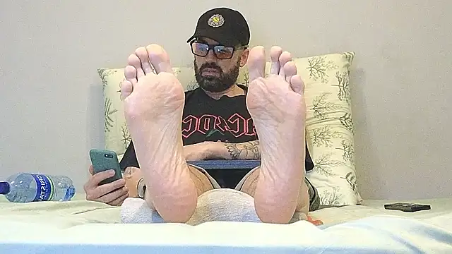 MattxFeet online show from February 14, 5:13 pm