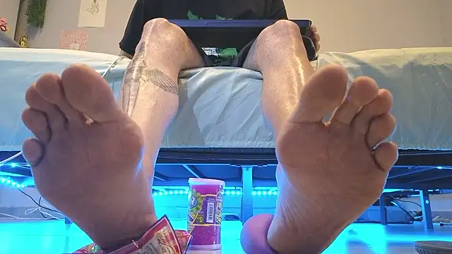 MattxFeet online show from February 18, 8:49 pm