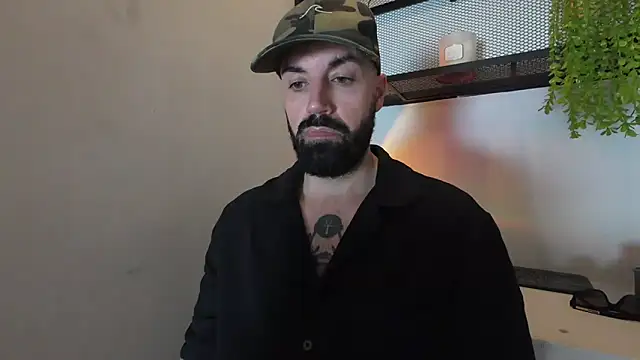 Snapshot of MattxFeet chatting on March 20, 9:13 pm MattxFeet online show from March 20, 9:13 pm