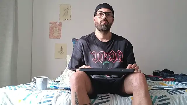 Snapshot of MattxFeet chatting on May 8, 12:42 pm MattxFeet online show from May 8, 12:42 pm