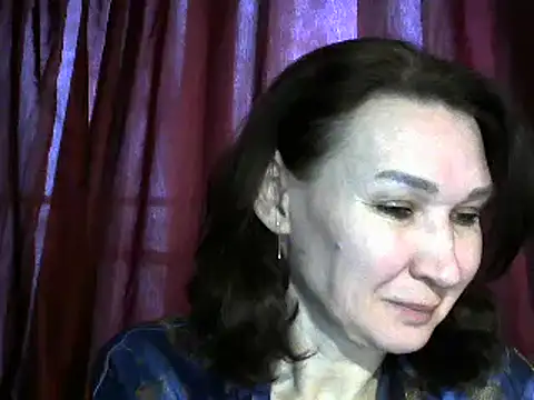 PrettyAndWild online show from December 7, 11:34 am