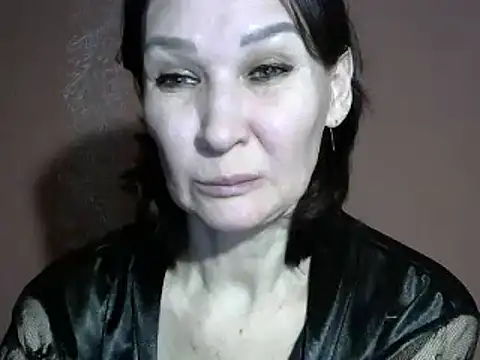 PrettyAndWild online show from March 21, 5:12 pm