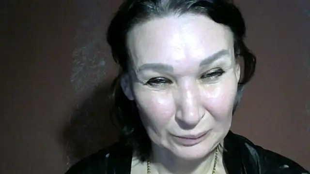 PrettyAndWild online show from October 5, 4:20 pm