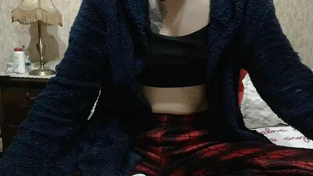 fabiolagg online show from March 28, 4:02 am