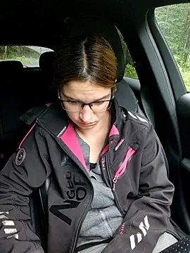 Snapshot of Geile-Luna chatting on June 12, 4:38 pm Geile-Luna online show from June 12, 4:38 pm