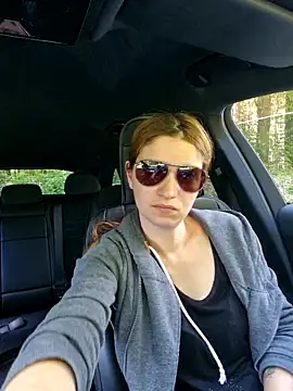 Snapshot of Geile-Luna chatting on June 7, 1:27 pm Geile-Luna online show from June 7, 1:27 pm