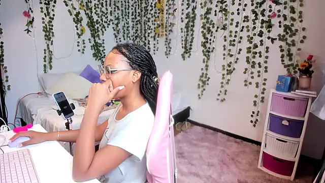 violeta milleer online show from March 19, 6:08 pm