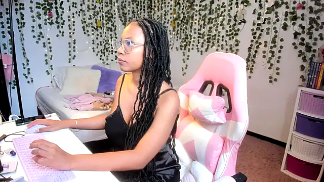 violeta milleer online show from October 5, 3:47 pm