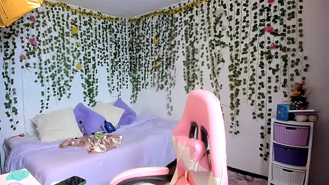 Snapshot of violeta_milleer chatting on November 22, 5:23 pm violeta milleer online show from November 22, 5:23 pm