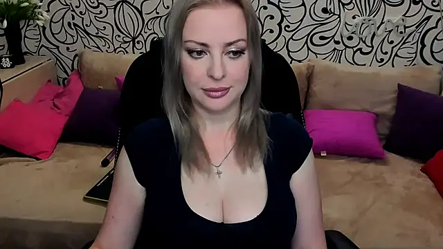 Snapshot of Hotdreamhere chatting on June 24, 7:51 am Hotdreamhere online show from June 24, 7:51 am
