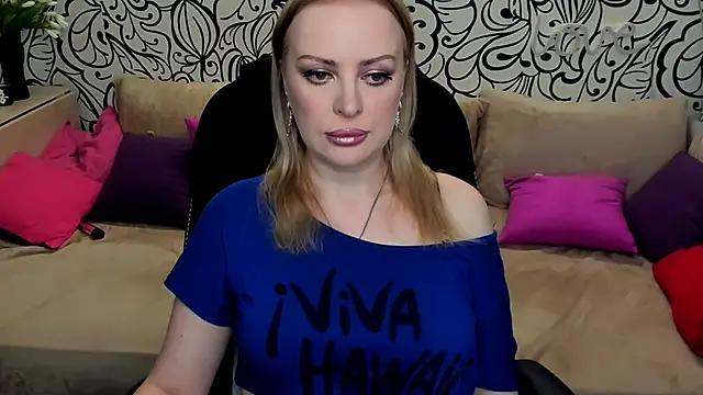 Hotdreamhere online show from May 26, 4:21 am
