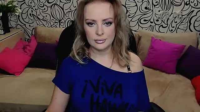 Hotdreamhere online show from May 13, 4:41 am