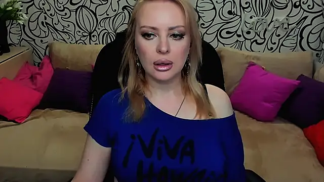 Hotdreamhere online show from May 10, 3:54 am