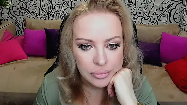 Hotdreamhere online show from March 30, 4:58 am