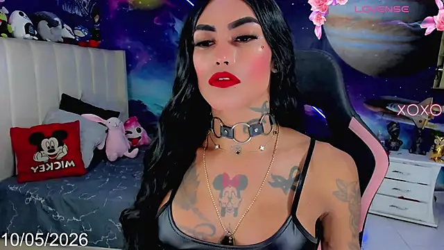 Snapshot of Nella_Dolls chatting on May 10, 8:07 am Nella Dolls online show from May 10, 8:07 am