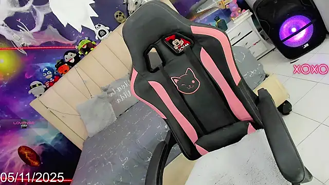 Nella Dolls online show from November 6, 5:00 am