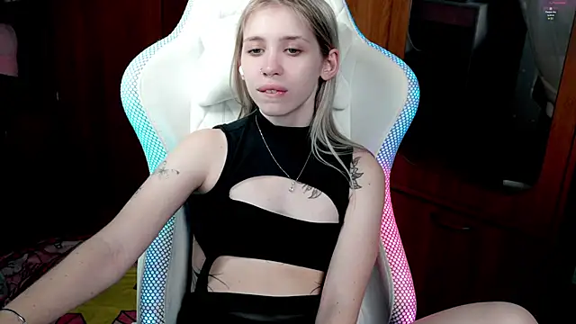 ho1yho1e online show from November 4, 5:50 pm