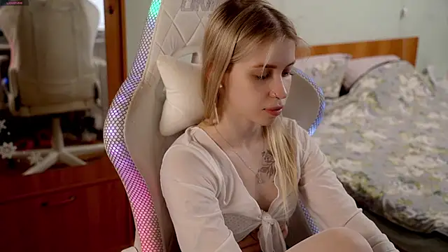 ho1yho1e online show from February 19, 6:16 pm