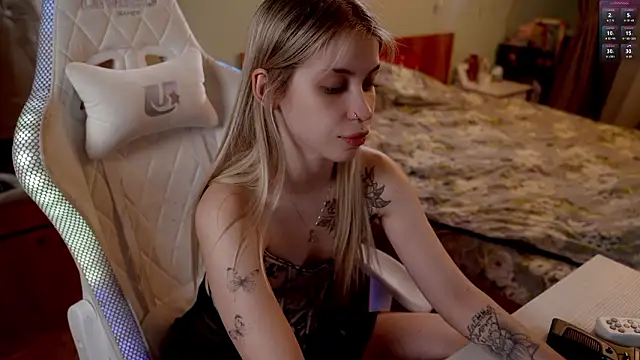 ho1yho1e online show from January 13, 6:45 pm