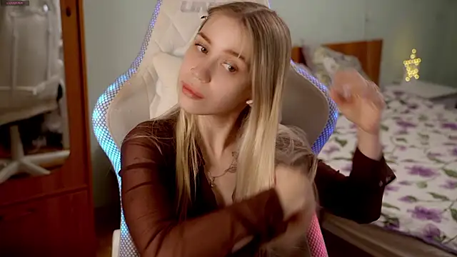 ho1yho1e online show from March 17, 7:28 pm