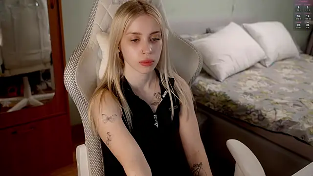 ho1yho1e online show from April 3, 6:58 pm