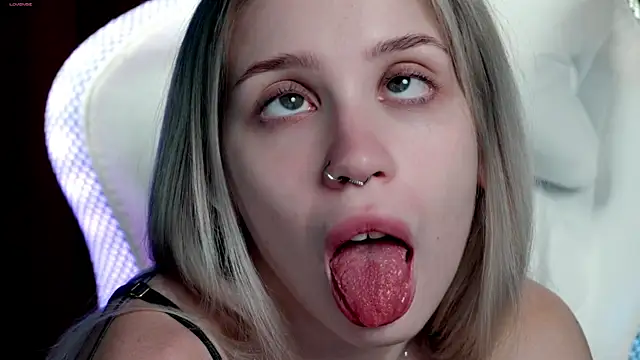 ho1yho1e online show from November 9, 6:56 pm