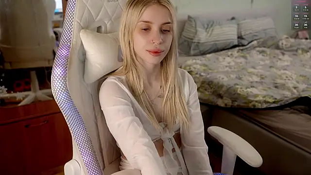 ho1yho1e online show from April 8, 9:27 pm