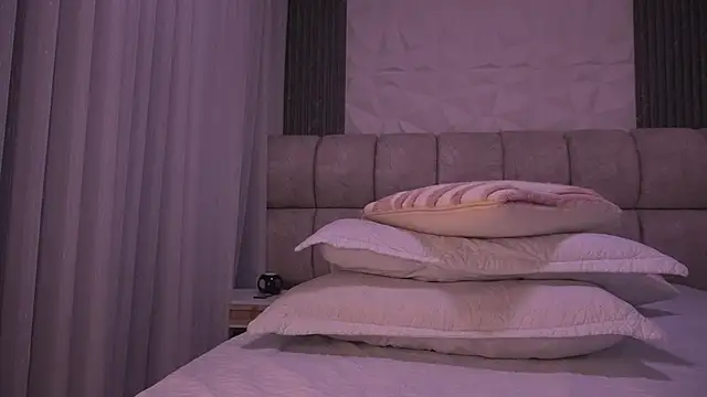 katy rioss online show from April 15, 11:59 am