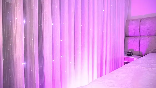 Snapshot of katy_rioss chatting on November 19, 12:27 pm katy rioss online show from November 19, 12:27 pm